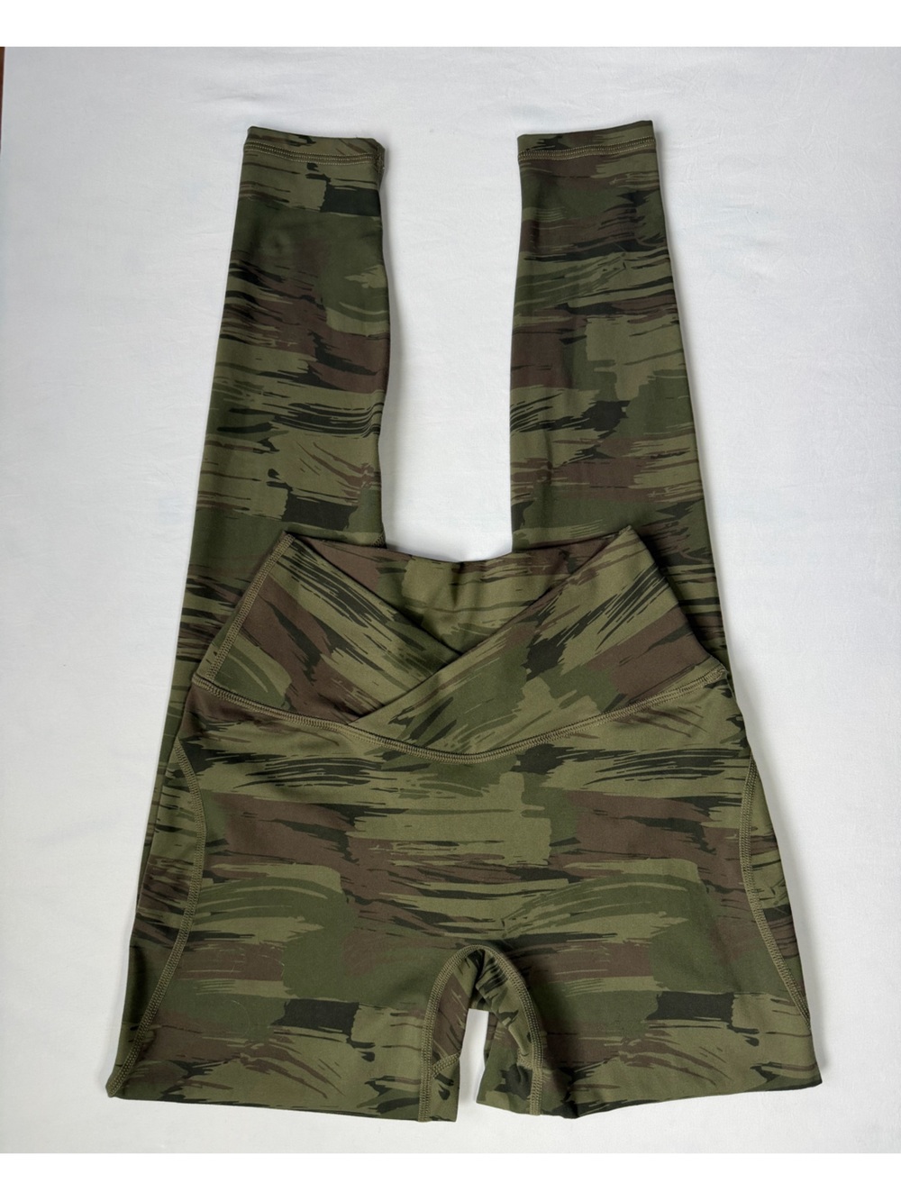 Alphalete cross over leggings
